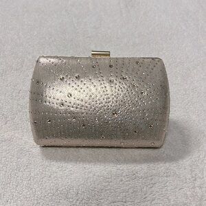 I.N.C. INTERNATIONAL CONCEPTS Ranndi Celestial Clutch,